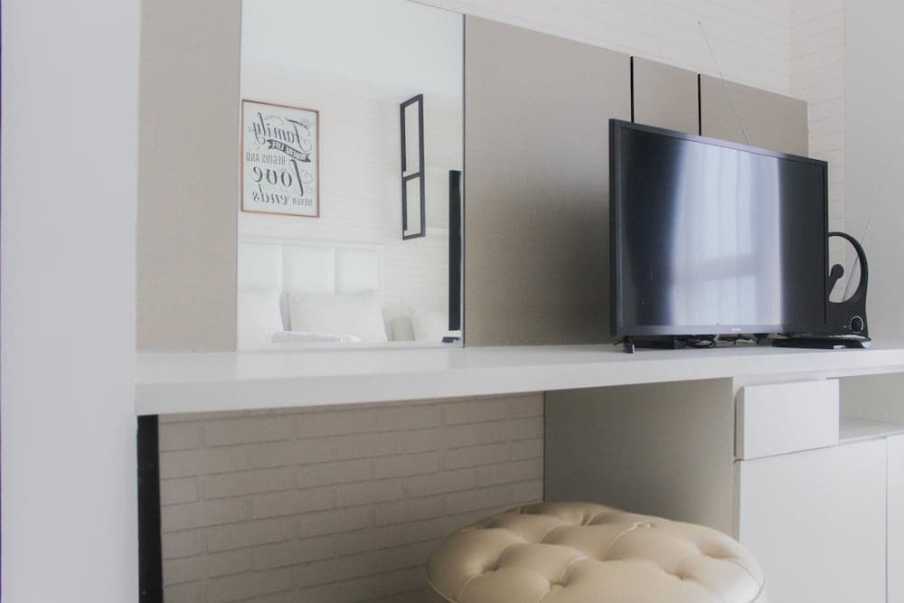 Comfortable and Homey Studio Room at Casa De Parco Apartment