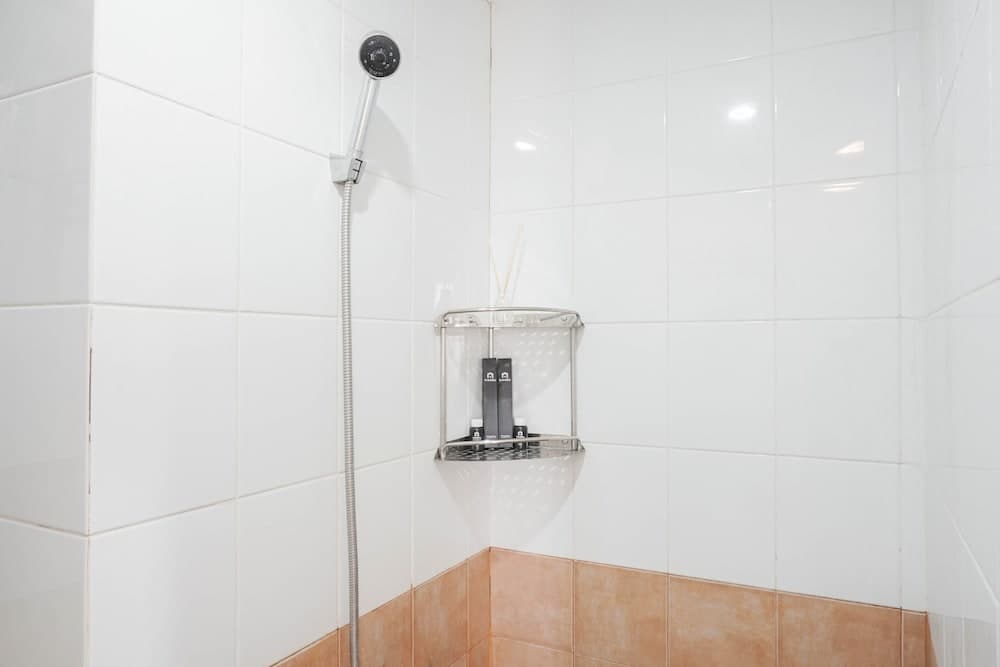 Modern Studio at Green Pramuka City Apartment