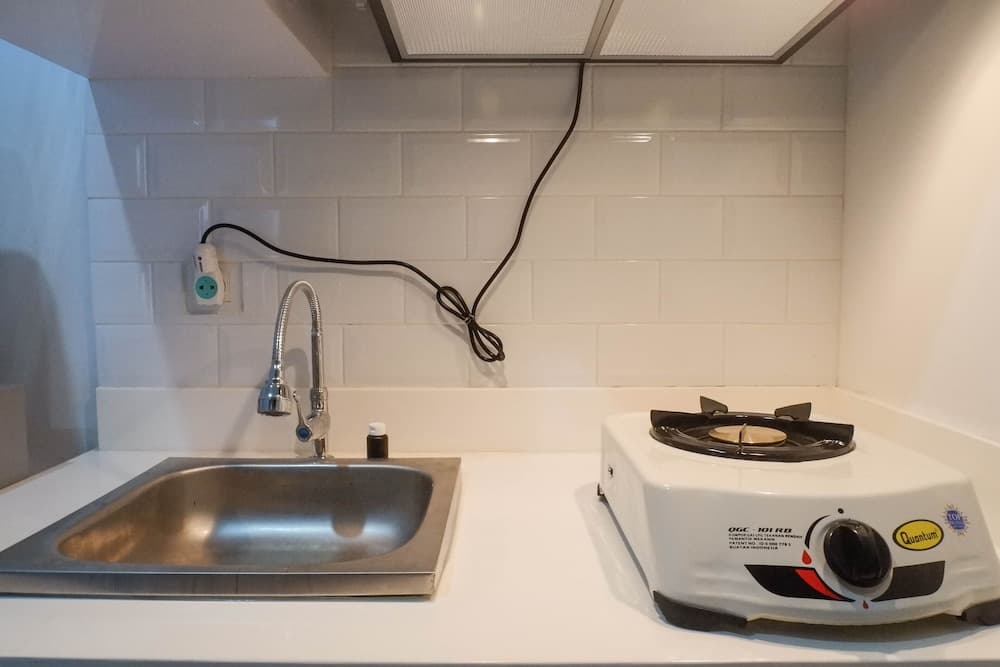 Comfy Studio Apartment Connected to Mall at Benson Supermall Mansion