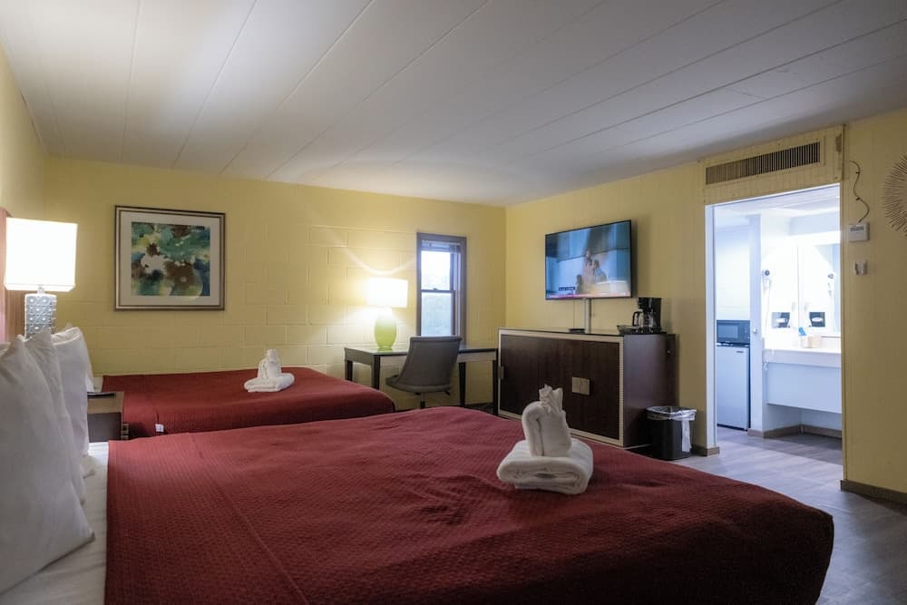 Heart of Manteo Motor Lodge