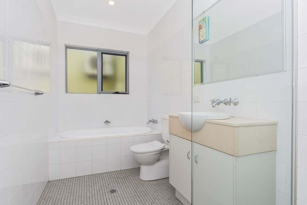 Angourie Blue Unit 2