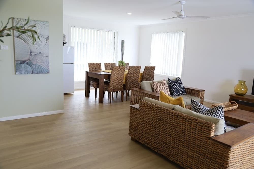 Beaches 1 - 1/7 Convent