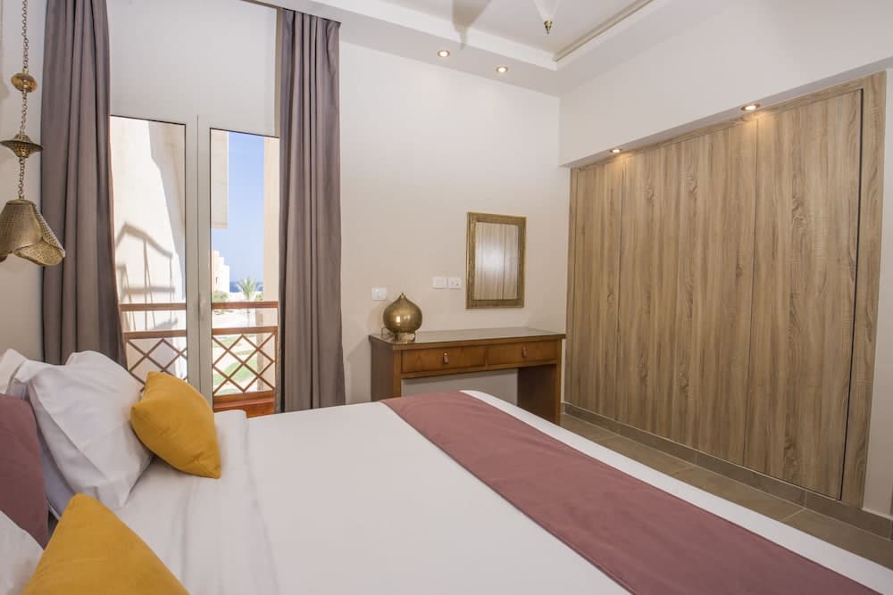 Outstanding Sea View-Azzurra Apartments