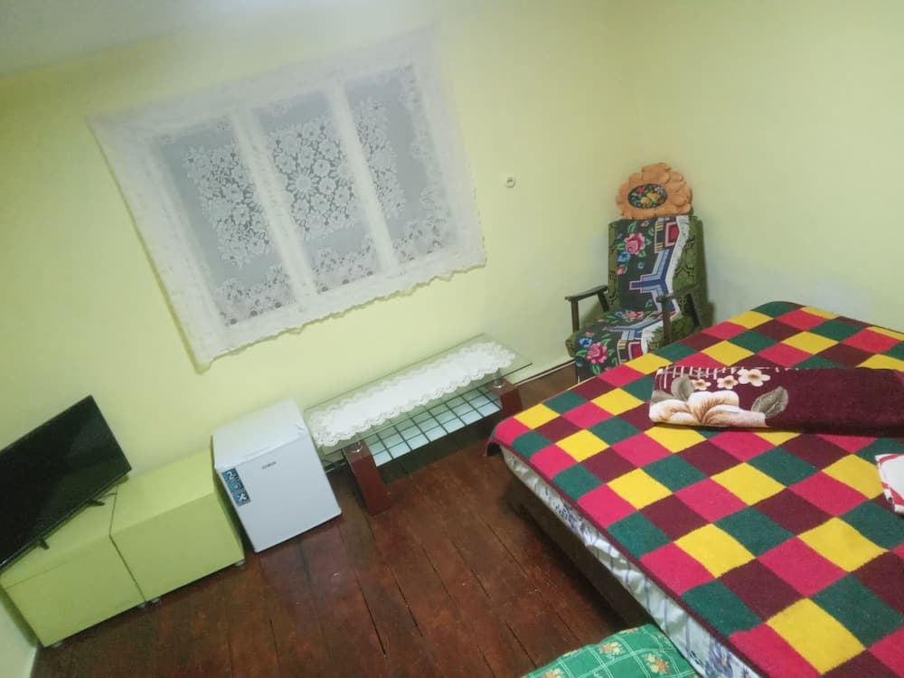 Room in Guest Room - Healthy Retreat Holiday in Mountain