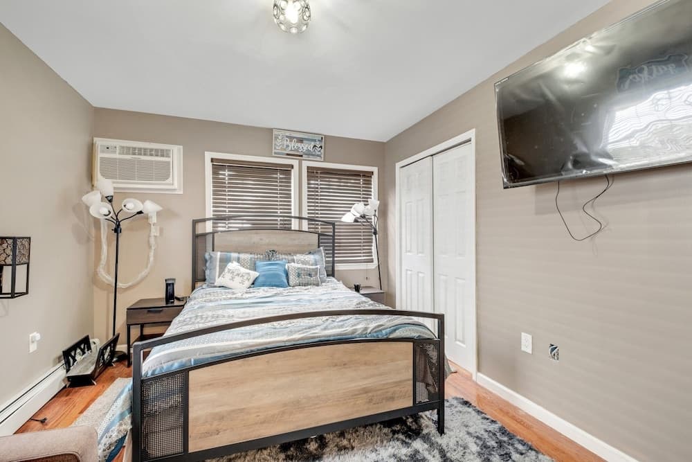 Modern Cozy 3br Home Just 10 Mins From Jfk! 3 Bedroom Residence by RedAwning