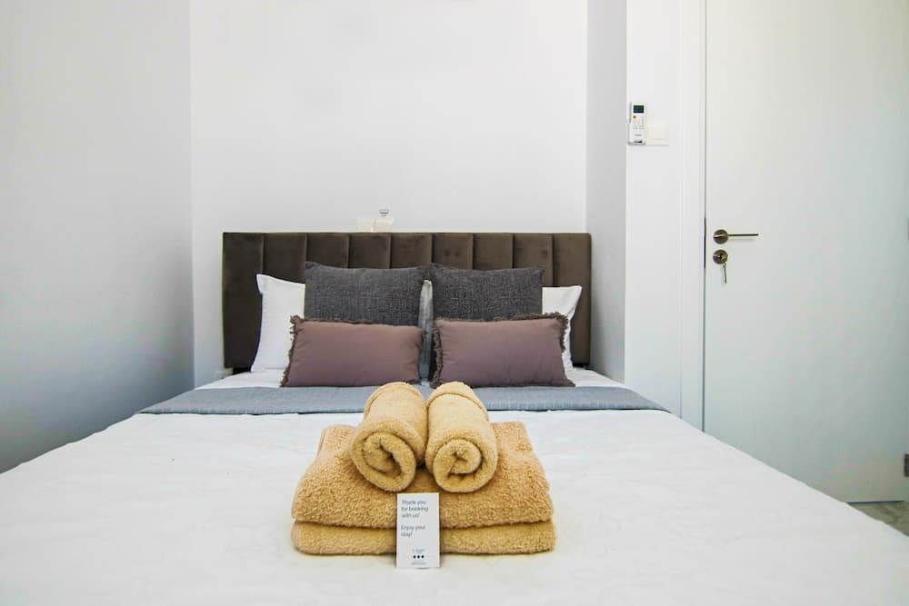 Phaedrus Living: Seaside Luxury Flat Athina 21