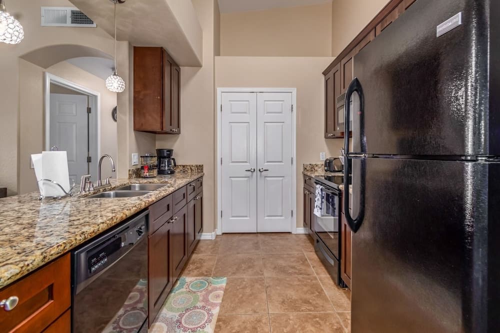 Executive Style Luxury Condo With Mountain Views & Heated Pool/spa! by Redawning