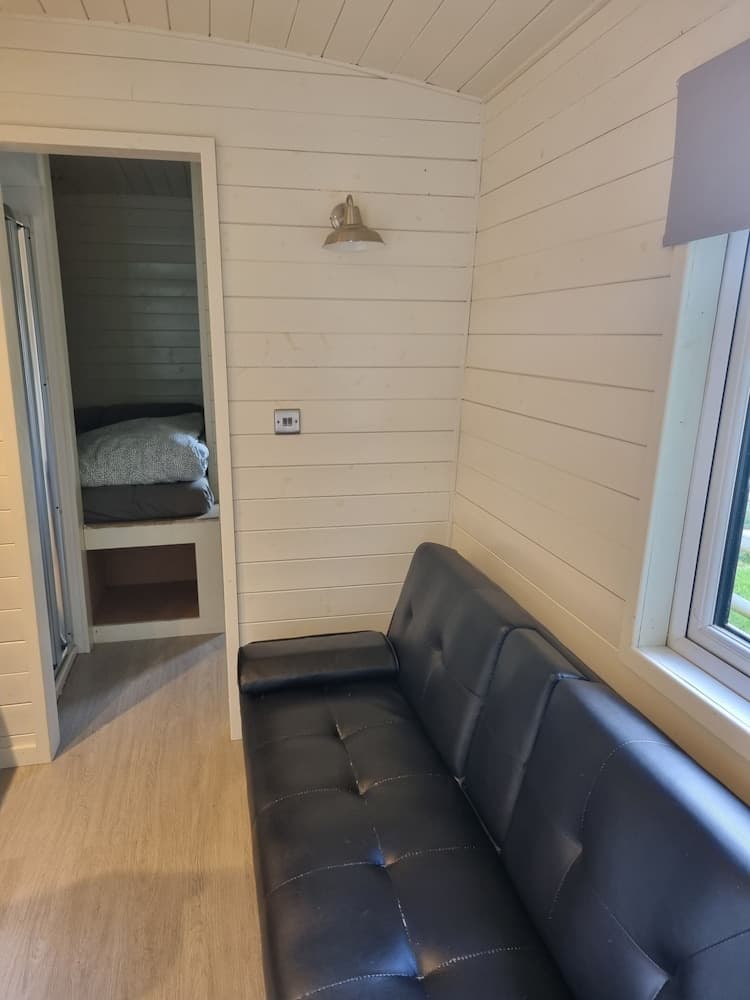 Glamping Hut - Riverview 4