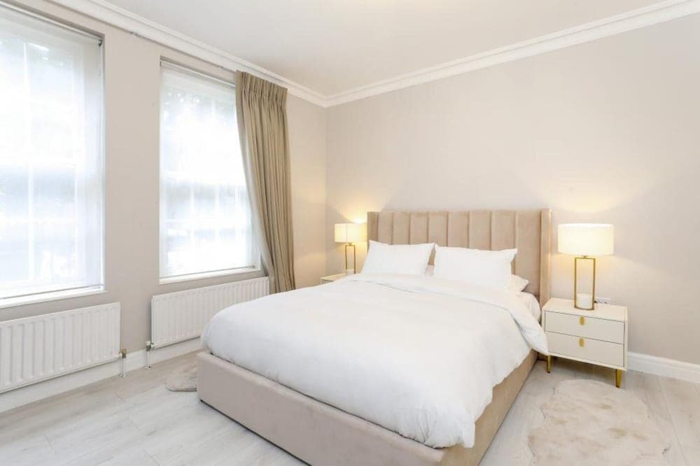 Stylish 2BR in the Centre of Westminster!