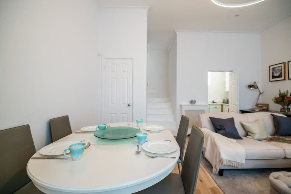 Classic Belgravia Home by Victoria Station by Underthedoormat