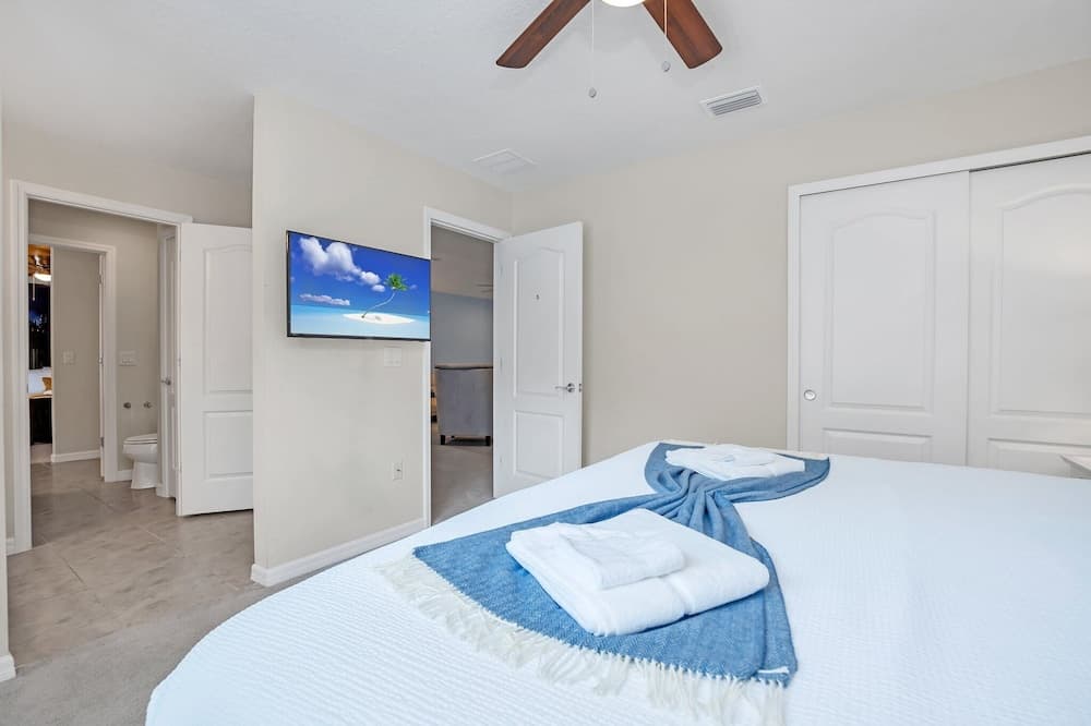 Perfect Location, Beautiful and Spacious 8BD Home, Free Waterpark! #8so884