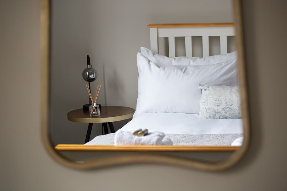 Lock Keepers Cottage - Detached House in the City