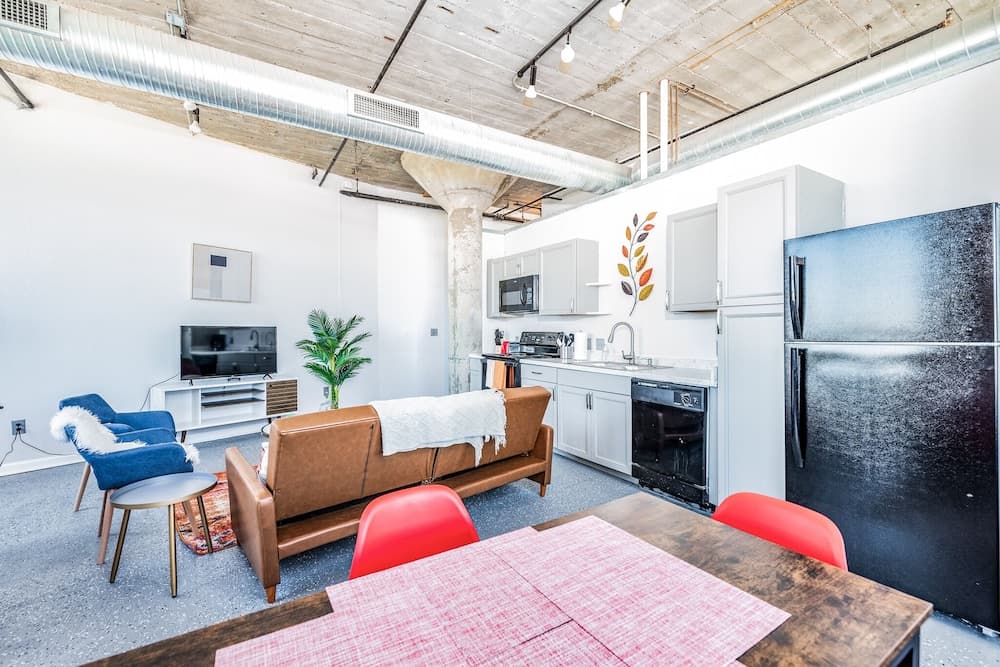 Stunning Architect Loft by Cozysuites