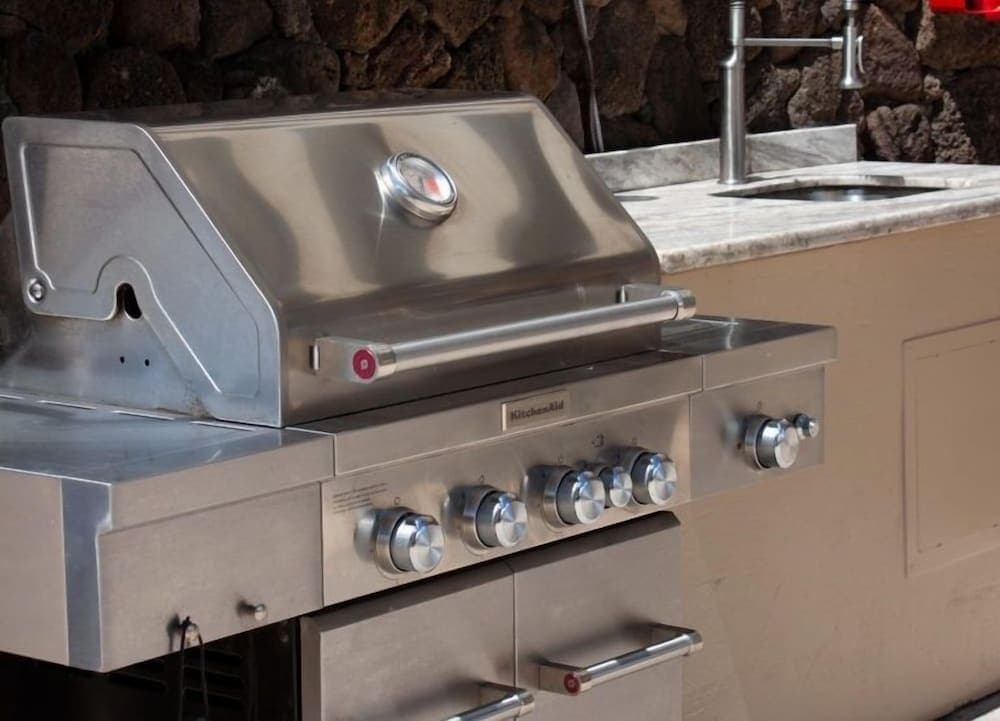 Hawaiian Monarch 3707b Condo by Redawning