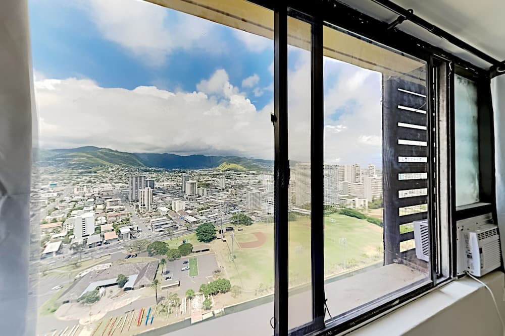 Hawaiian Monarch 3707b Condo by Redawning