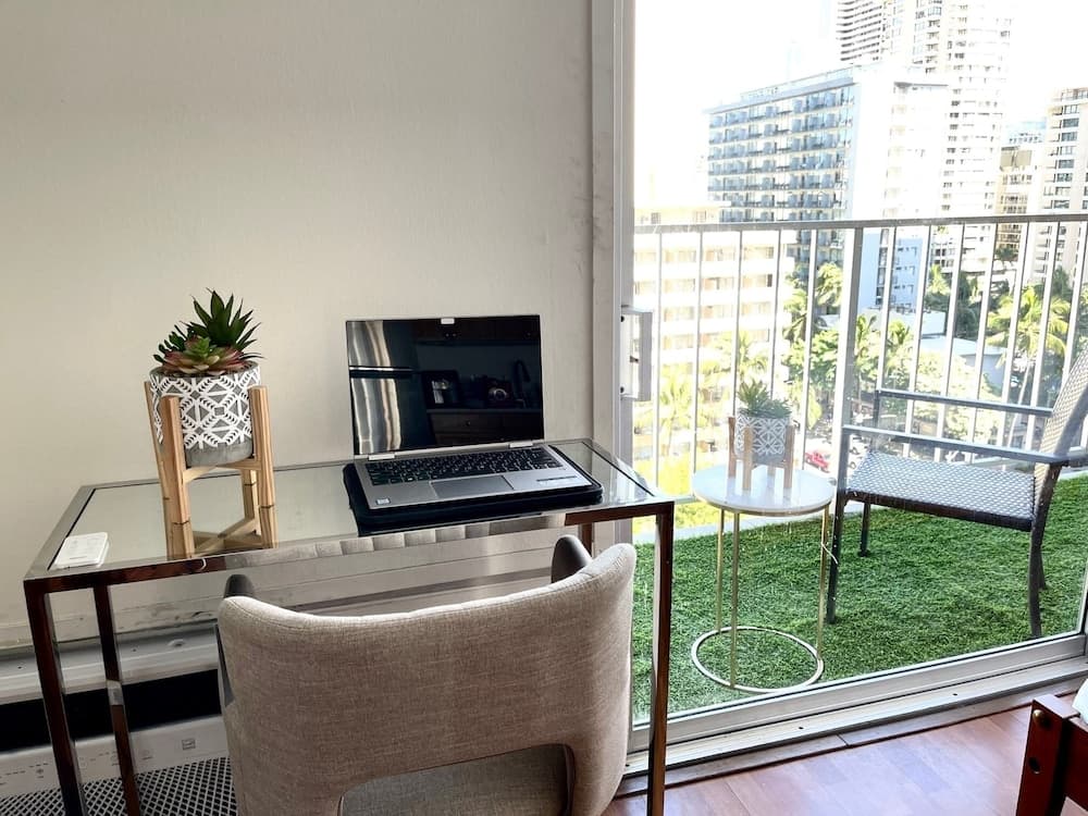 Marine Surf 1112 Condo by Redawning