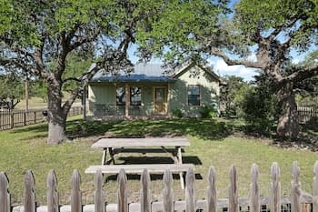 The Cottage At Twin Oaks 1 Bedroom Cottage by Redawning