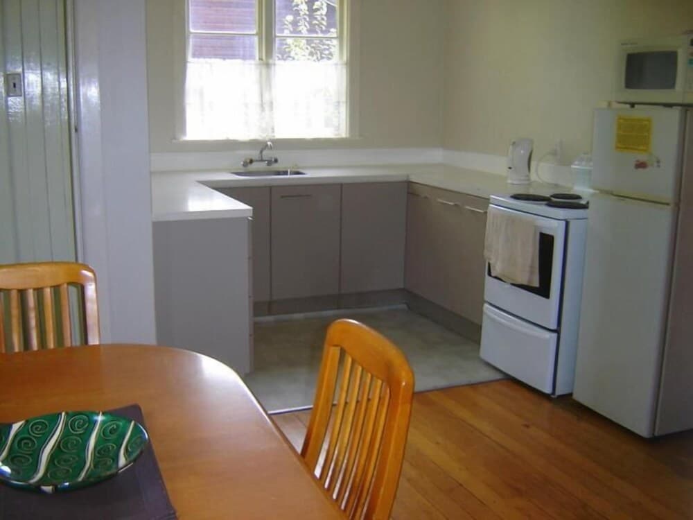 18 Jollies Pass Rd - Garden Studio 345