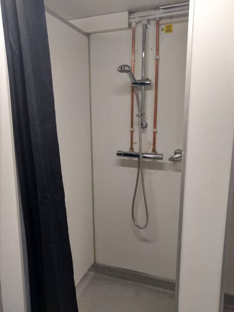 Pilgrims Shepherd's Hut - Goosewell Glynn Glamping