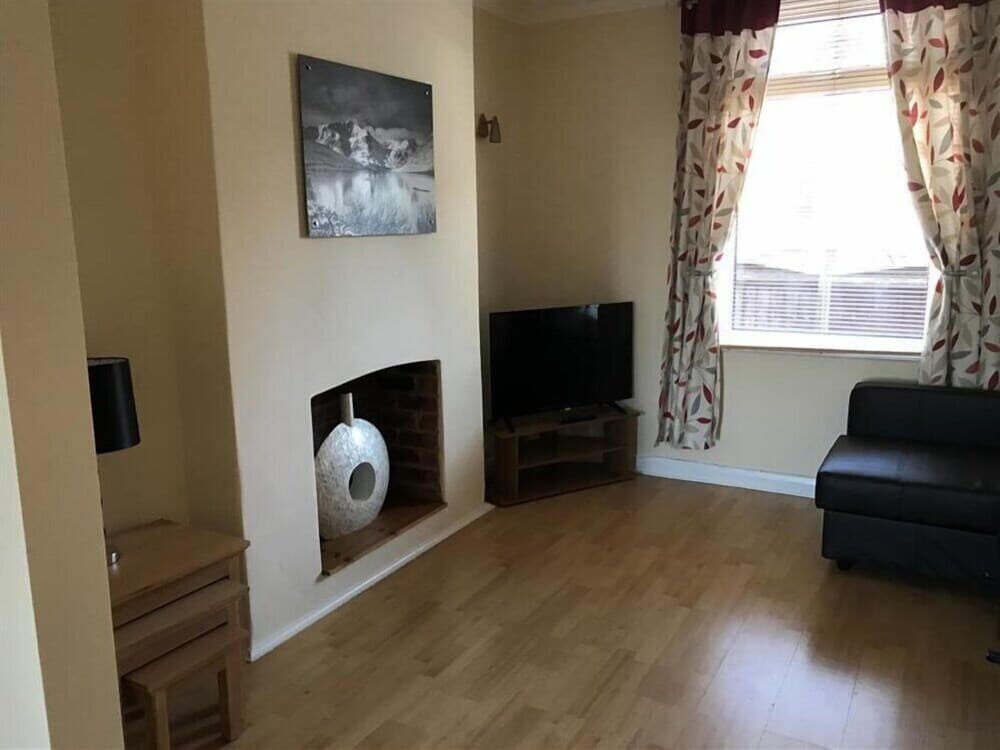 The Deeside - North Wales Sleeps up to 7