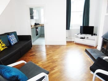 The Kings Gathering - Very Central Chester - Sleeps 9 - Chester Races Nights Out Sightseeing City