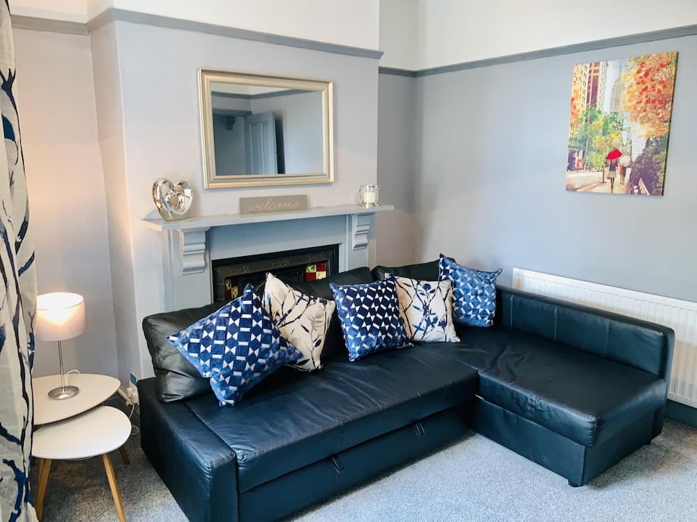 The Clifford Gathering - Sleeps Up To 10