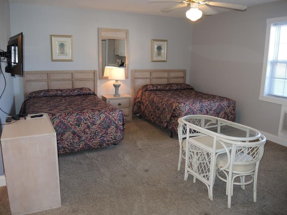 Brunswick Plantation Villa 1005 Minutes from Sunset Beach, North Myrtle Beach, and Myrtle Beach by RedAwning