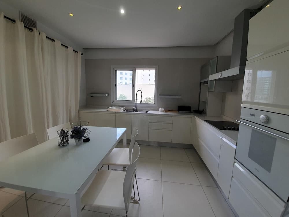 Prestige Luxurious 120m2 Next to UN Offices Lac2