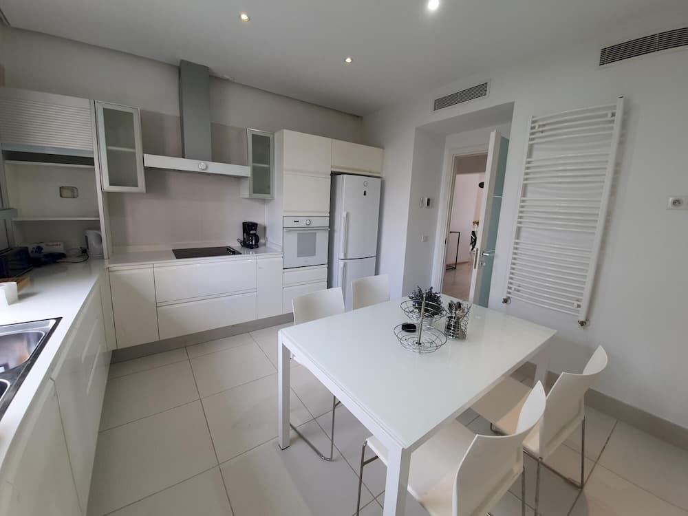 Prestige Luxurious 120m2 Next to UN Offices Lac2