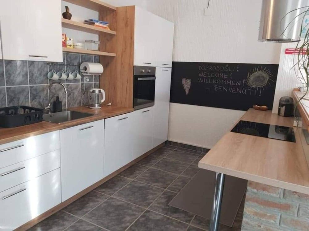 Villa Sorella Beautiful 3-bedroom Villa in Karanac