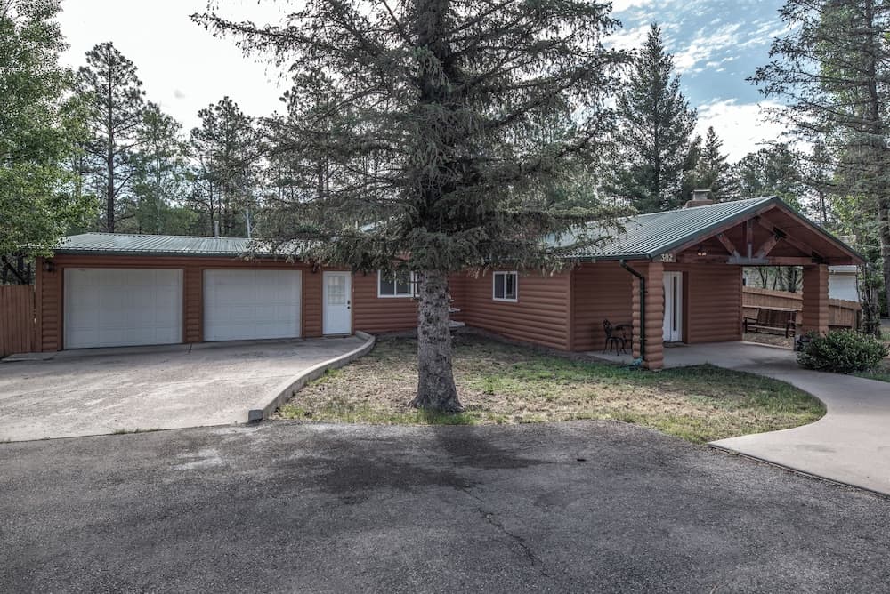 Shady Pines by Ruidoso Vacation Rentals