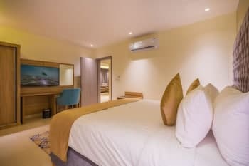 THE ADDRESS PALACE HOTEL & APARTMENT