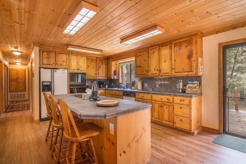 Viking Way 2 Criterion 38 - Whiskey Springs