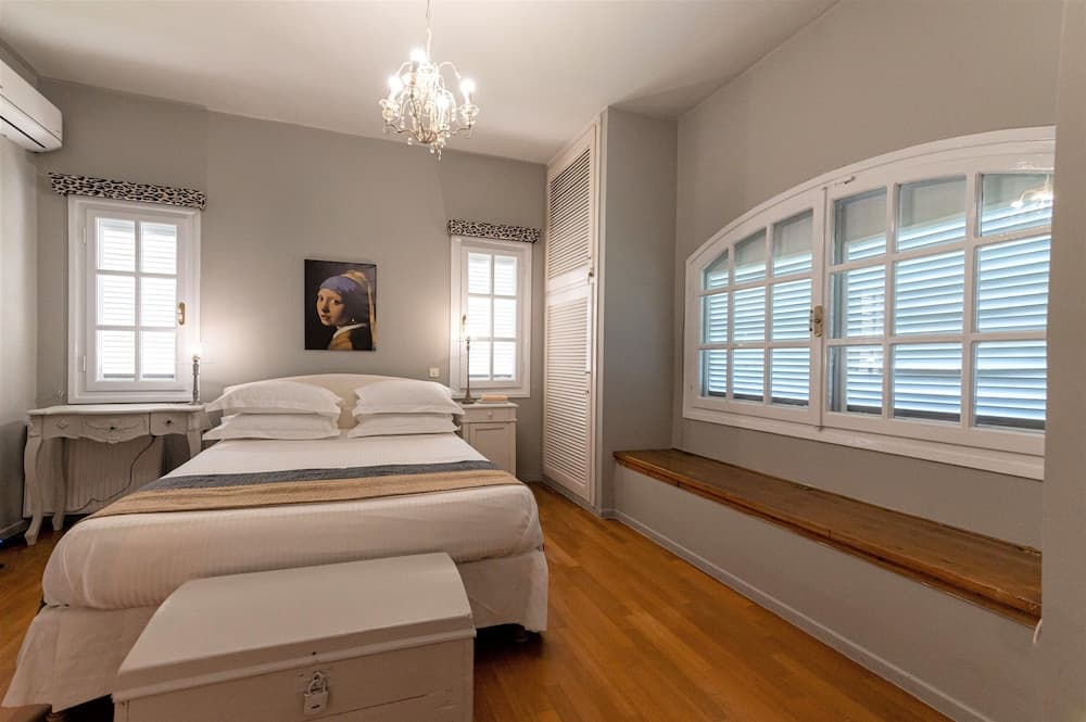 Serene Seaside Bliss - Lush & Secluded Garden Oasis