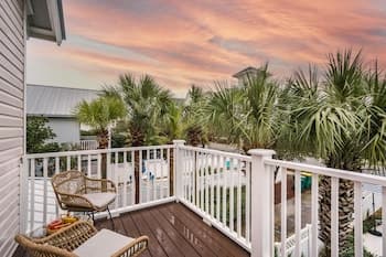 Matthew Blvd - Marina