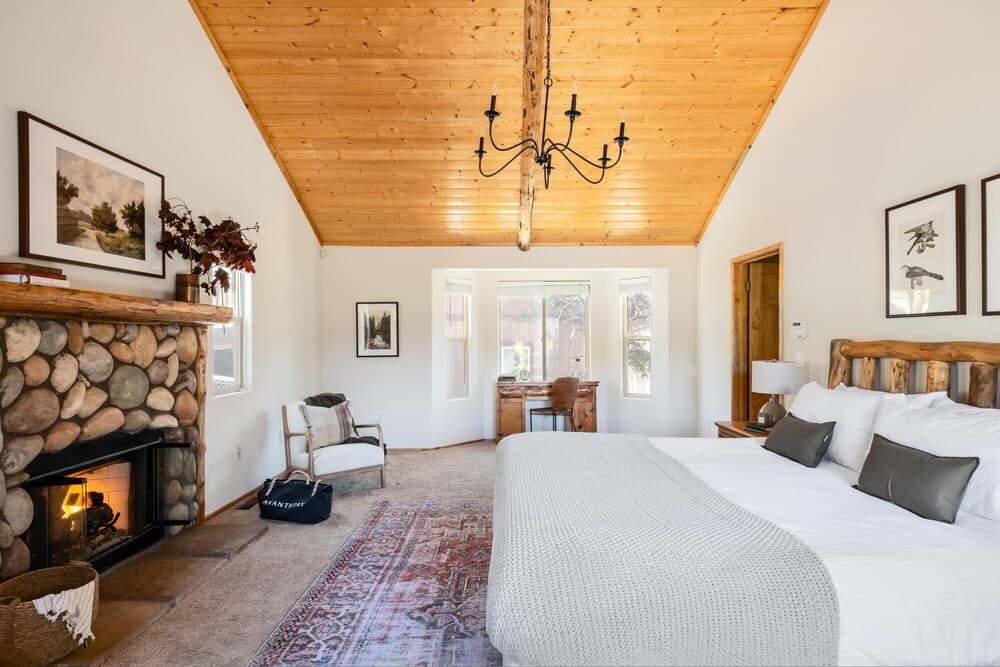 Golden Oak Rd - Moonridge