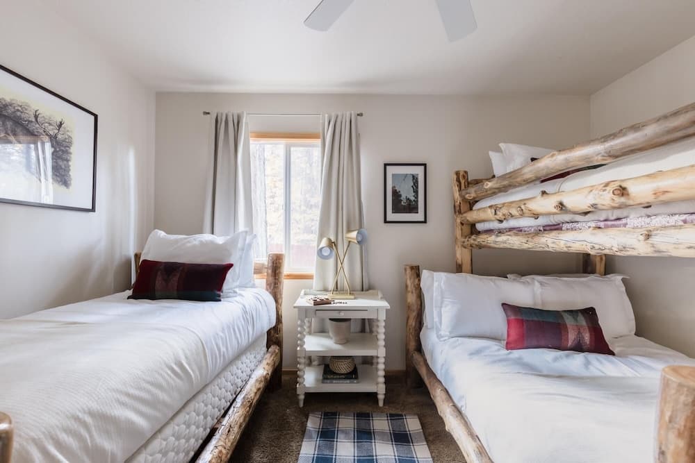 Summit Cabin 2 - Jackhorn