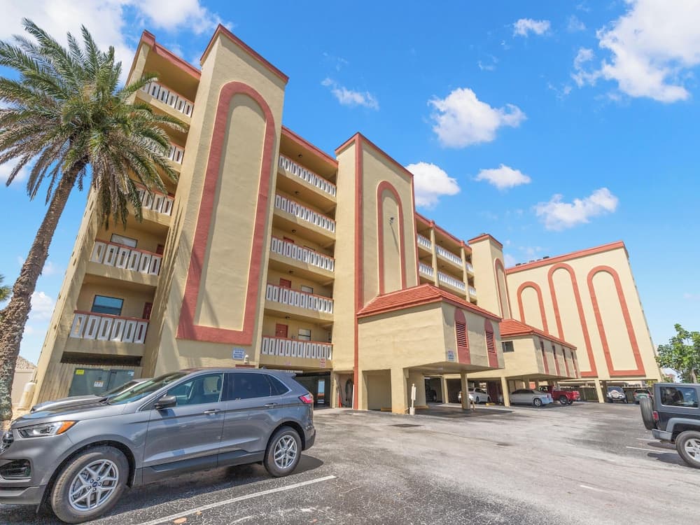 Las Brisas 404 by Distinctive Beach Rentals