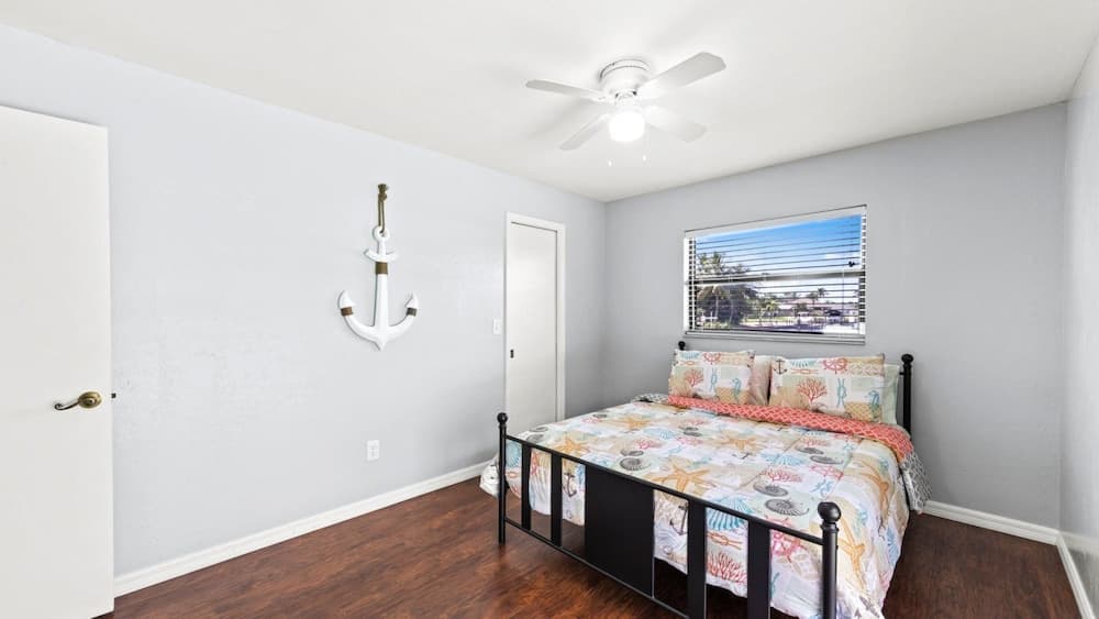 Sunset Palms Dockside Retreat