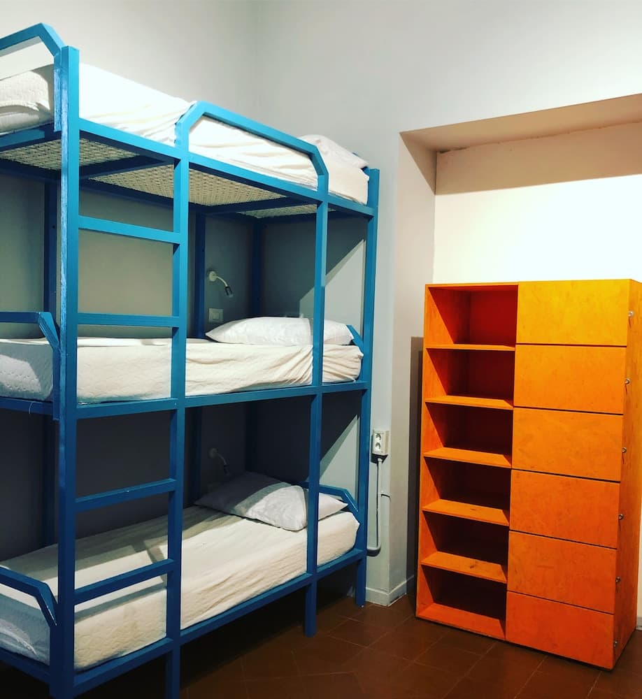 H Hostel Friendly Accommodation