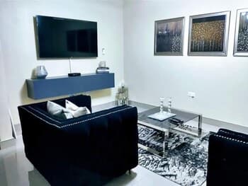 Apartment With 2 Spacious Bedrooms