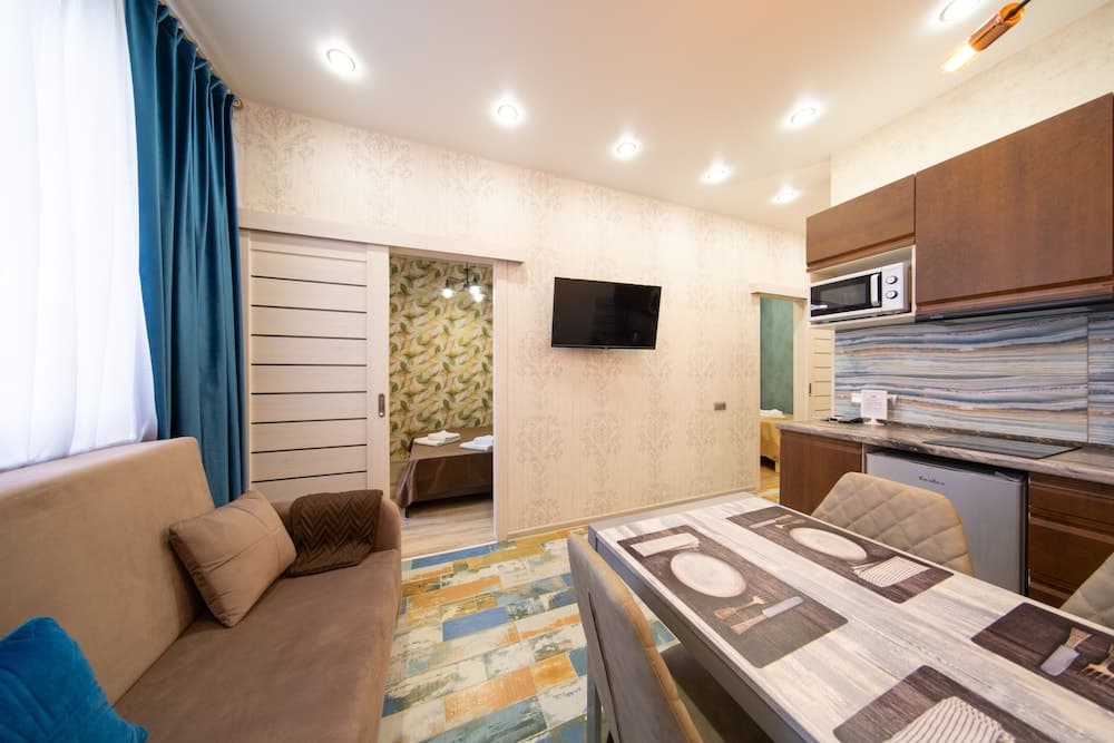 More Apartments na Trostnikovoy 35 4