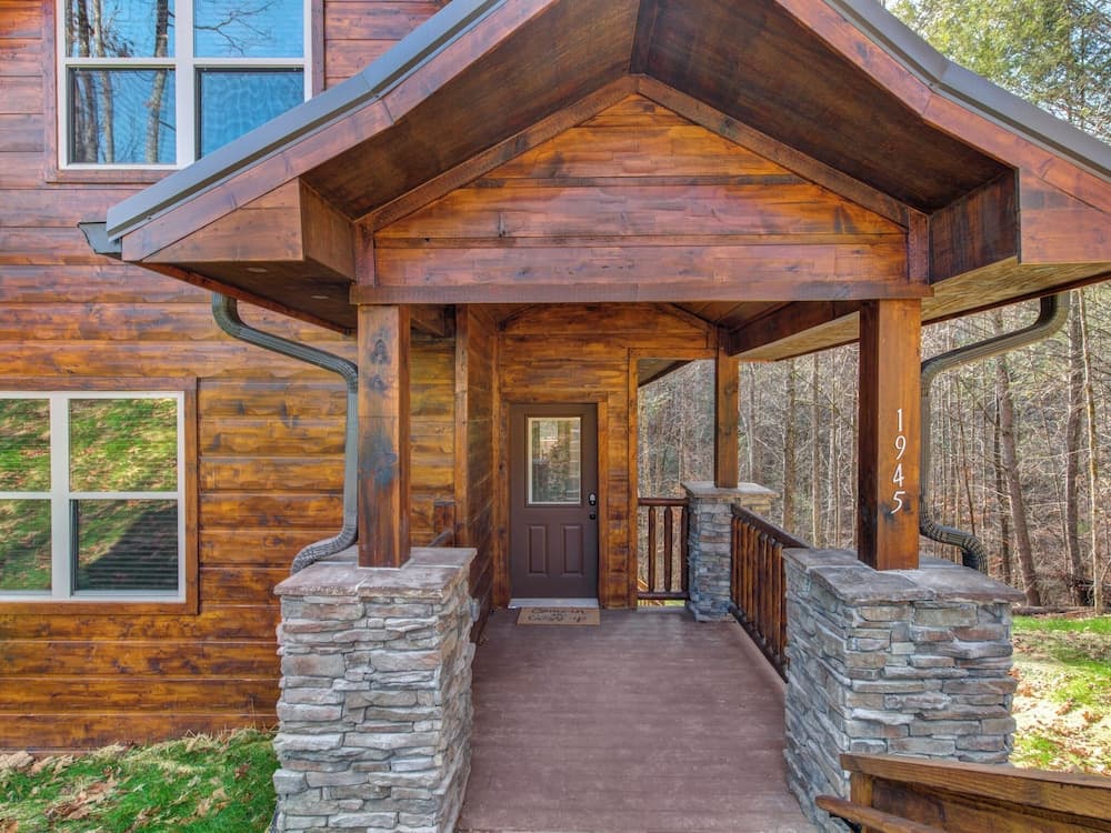 Twisted Pines by Smoky Cove Resort