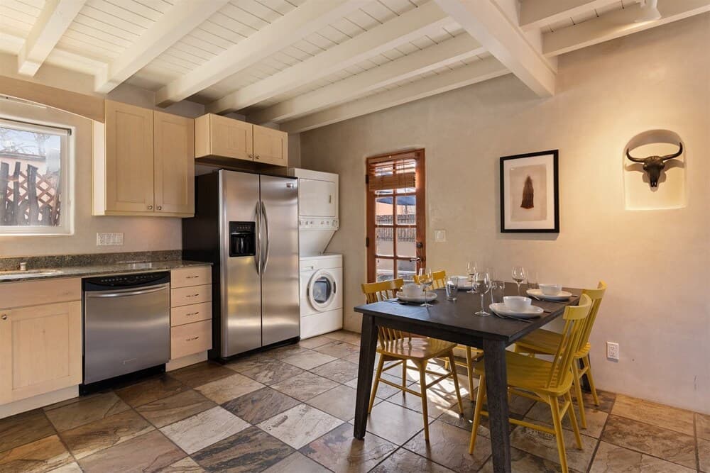 Reposado - Kiva Fireplace, Walk Everywhere, Adorable Patio
