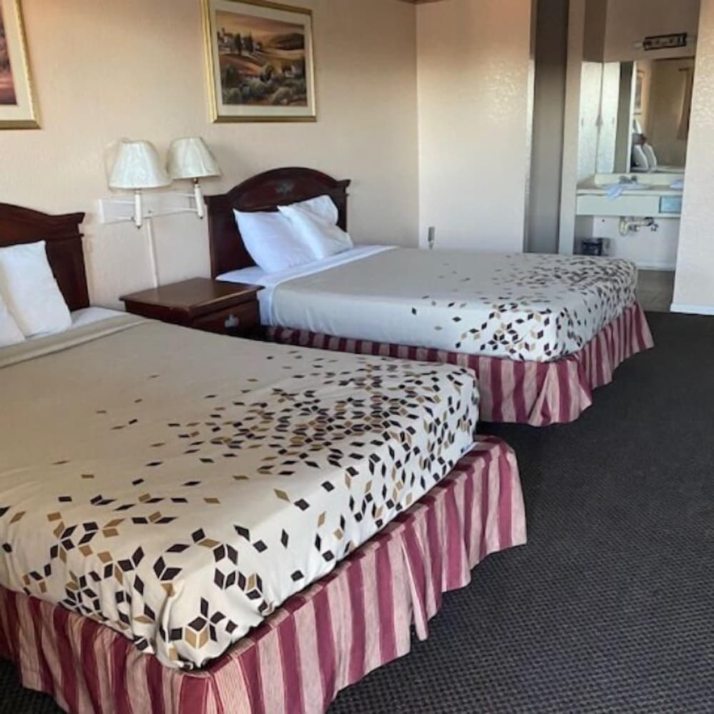 Hallmark Inn and Suites