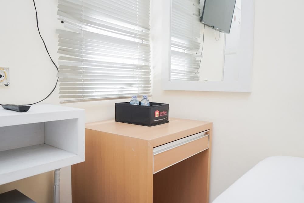 Minimalist Studio Room At Aeropolis Residence Apartment