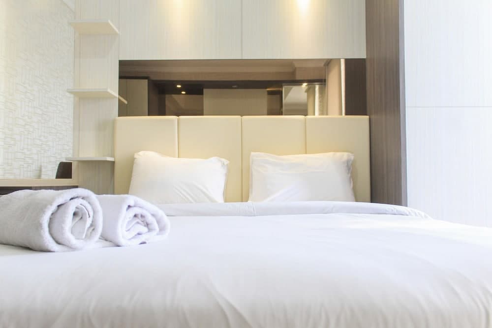 Nice And Fancy Studio Room At Menteng Park Apartment