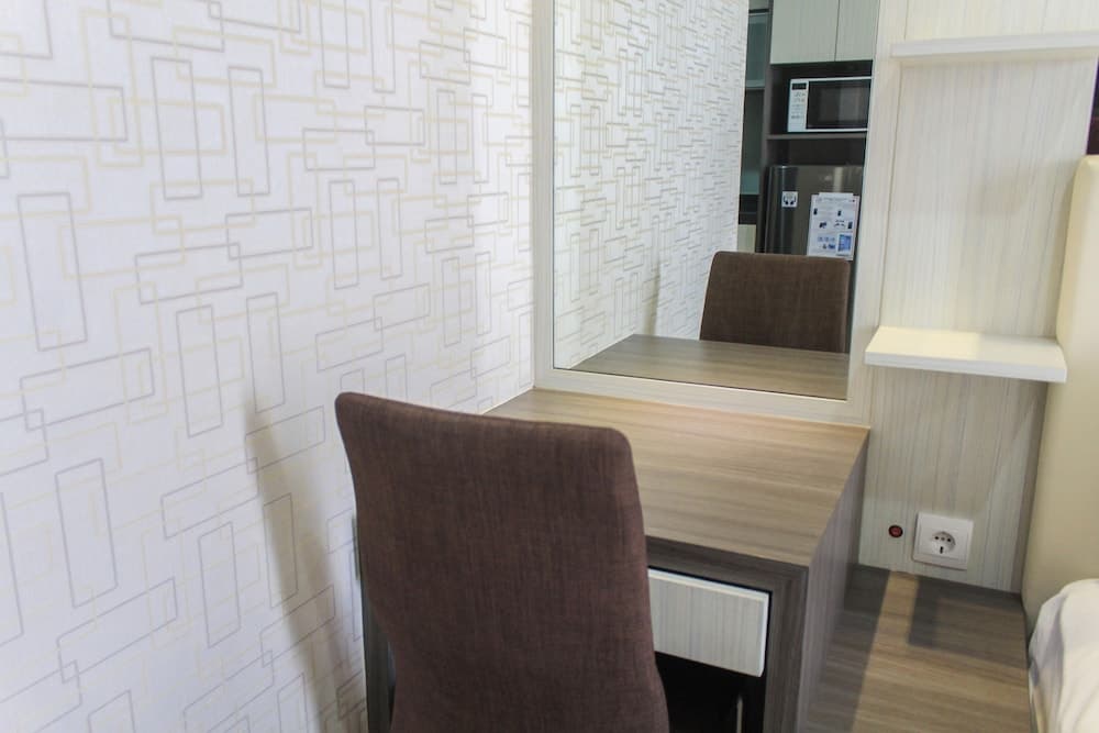 Nice And Fancy Studio Room At Menteng Park Apartment