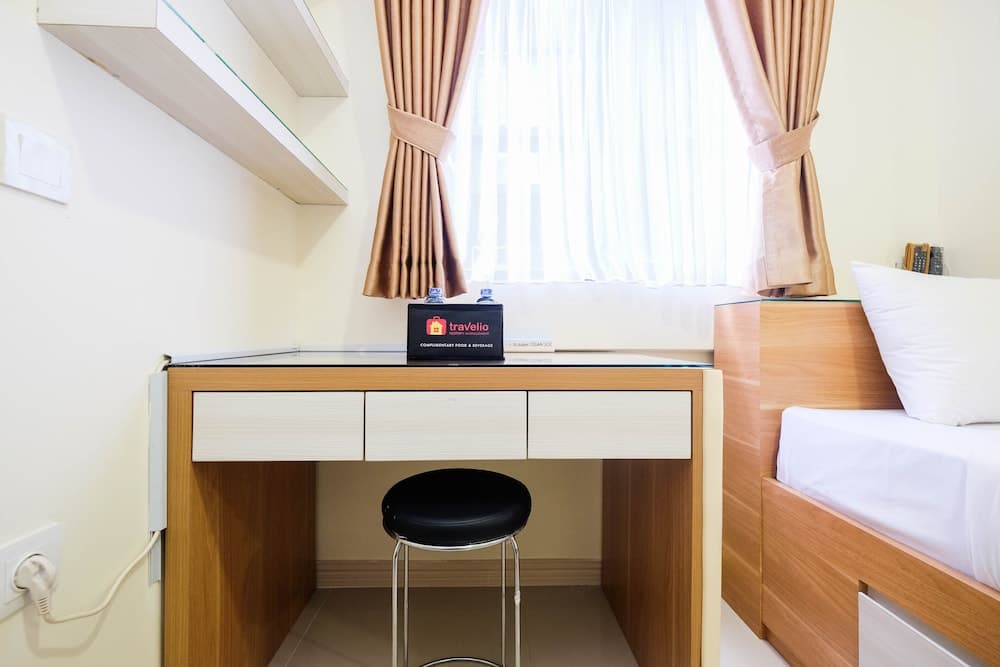 Comfy And Homey Studio Room At Meikarta Apartment