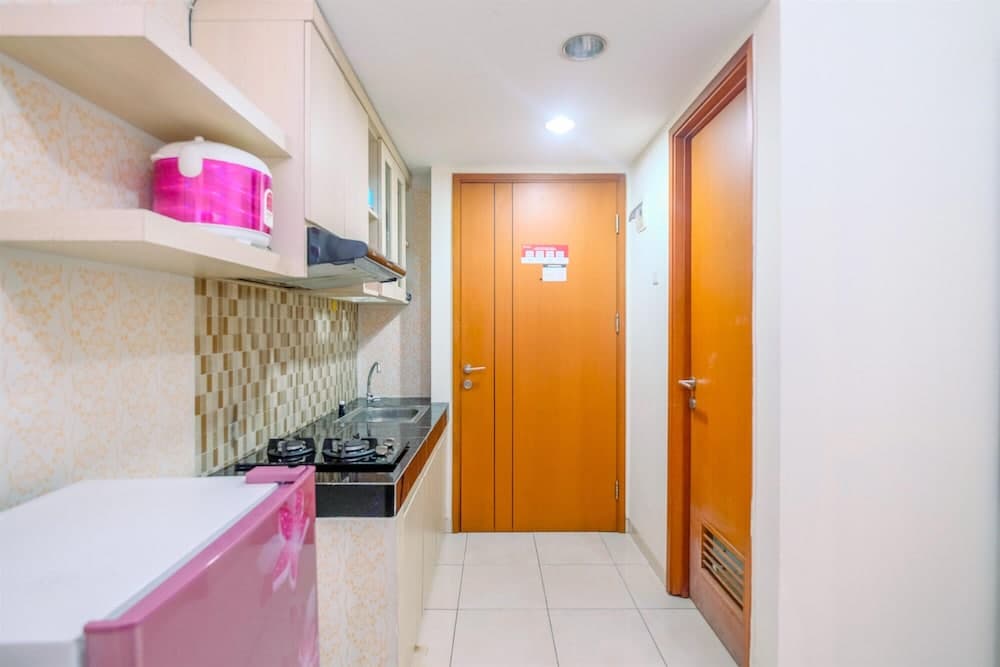 Fully Furnished With Cozy Design Studio Apartment At Margonda Residence 5